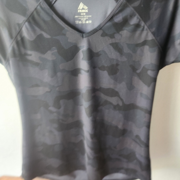 RBX active wear M/M V neck,camo black and gray women - Picture 2 of 6
